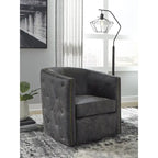 Chaise de bureau pivotante noire vieillie