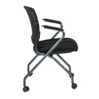 Chaise pliante de luxe avec dossier enveloppant en plastique ventilé